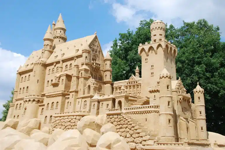 Potężny zamek z piasku