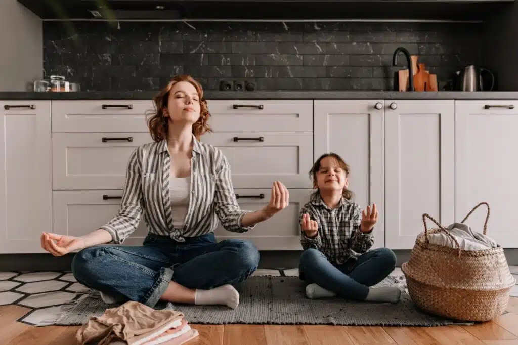 Jak wprowadzić mindfulness do codziennego życia rodziny?