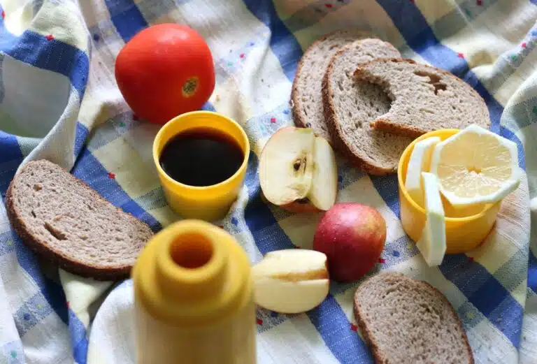 Drugie Śniadanie Bez Lodówki: Produkty na Kilka Godzin w Plecaku